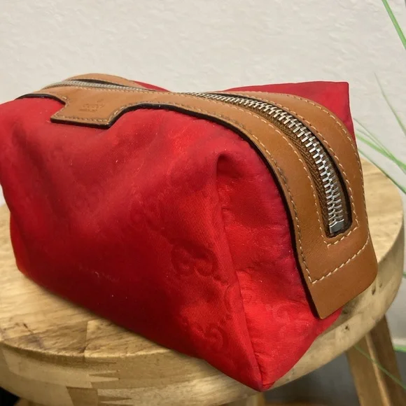 Gucci Toiletrey bag for Men and Women